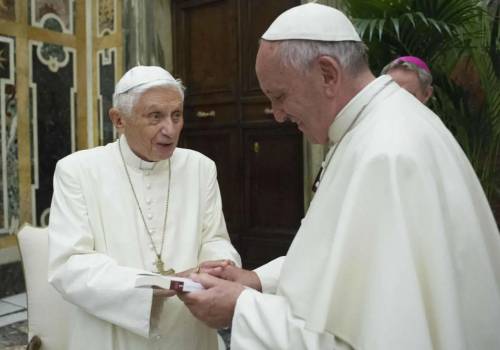 "Non ascoltò Ratzinger sul gender". Padre Georg pungola Francesco